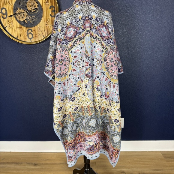 Novica Effortless Style Heavy Knit Multicolor Viscose Blend Ruana from India - Picture 6 of 11